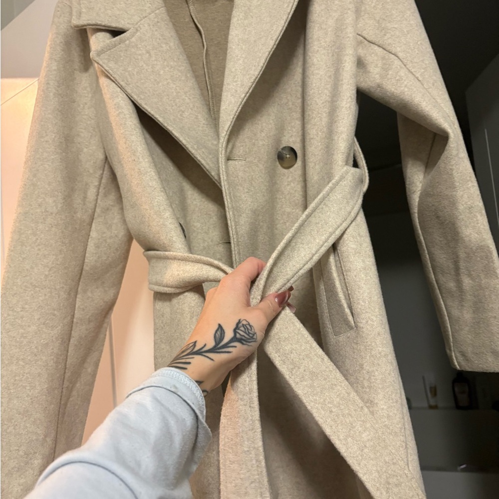 Elegant Beige Women's Coat